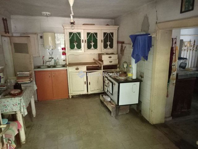 Eladó családi ház, Alcsútdobozon 27 M Ft, 2 szobás