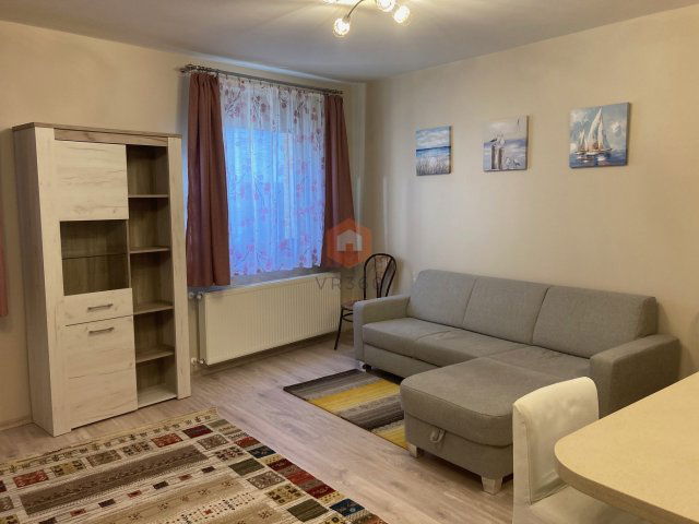 Kiadó téglalakás, albérlet, Pécsett, Anna utcában, 3 szobás