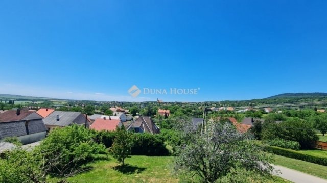 Eladó családi ház, Pécsváradon 55 M Ft, 5 szobás