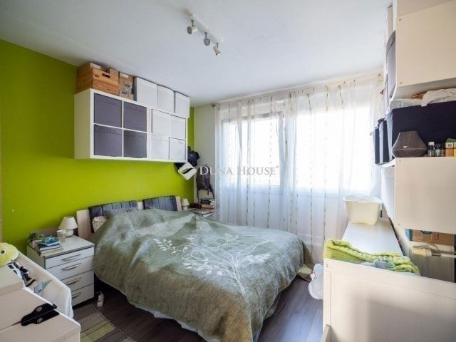 Eladó panellakás, Pécsett 44.9 M Ft, 2 szobás