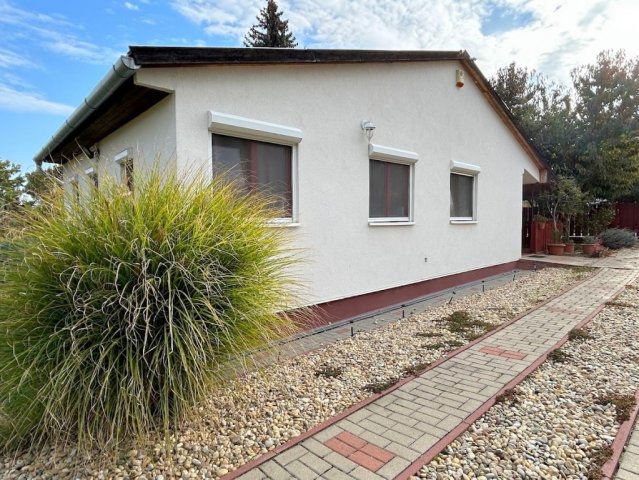 Eladó családi ház, Velencén 52.9 M Ft, 2+2 szobás