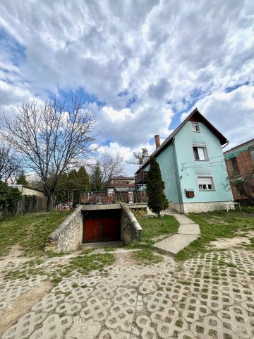Eladó telek, Budapesten, III. kerületben 145 M Ft