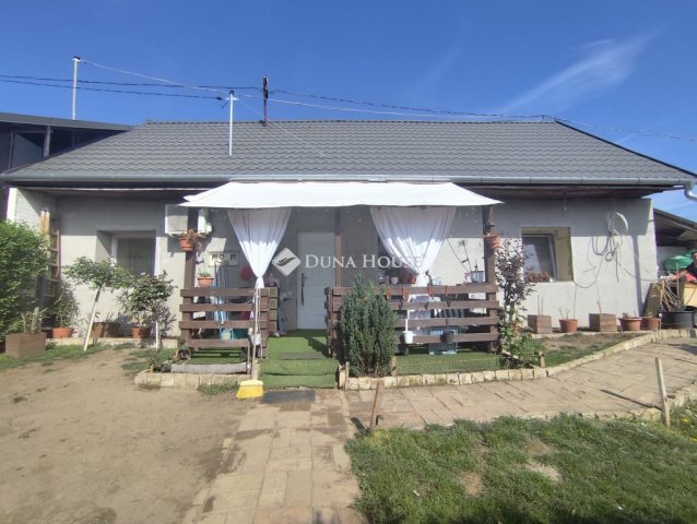 Eladó családi ház, Alsónémediben 52.9 M Ft, 2 szobás