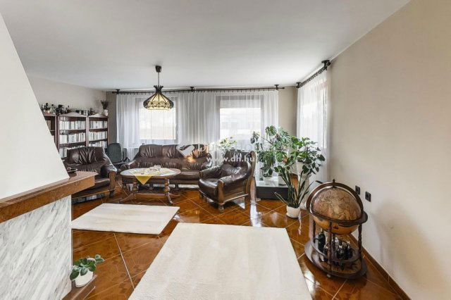 Eladó családi ház, Kecskeméten 90.99 M Ft, 6 szobás