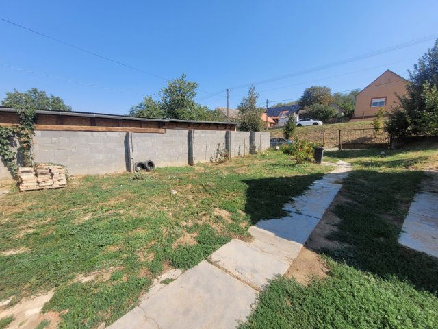 Eladó családi ház, Szebényen 9.999 M Ft, 3 szobás