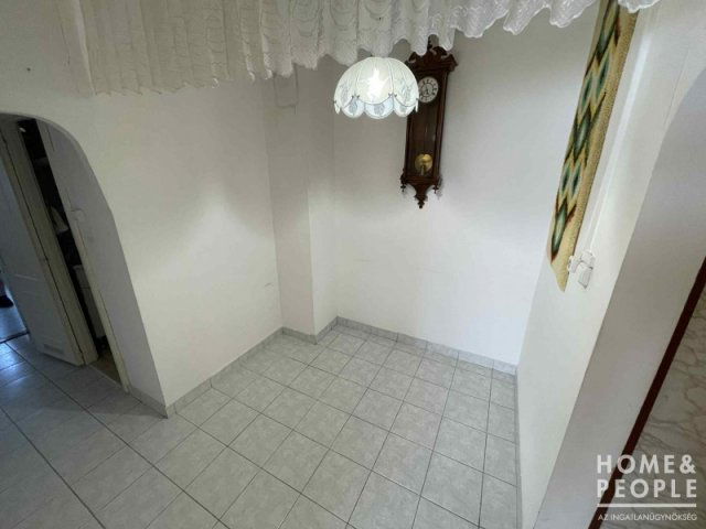 Eladó téglalakás, Szegeden 51 M Ft, 1+2 szobás