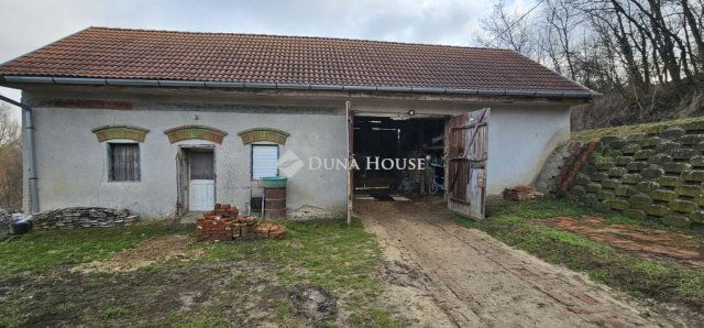 Eladó családi ház, Ellenden 10 M Ft, 3 szobás