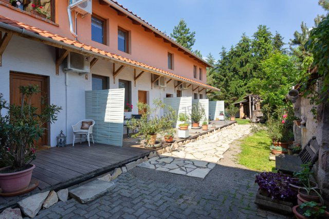 Eladó hotel, Egerszalókon, Béke utcában 219 M Ft, 12 szobás