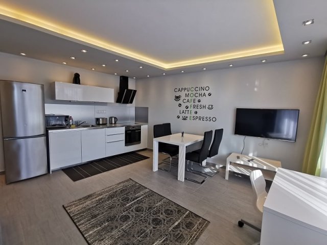 Kiadó téglalakás, albérlet, Pécsett, Szigeti úton, 3 szobás