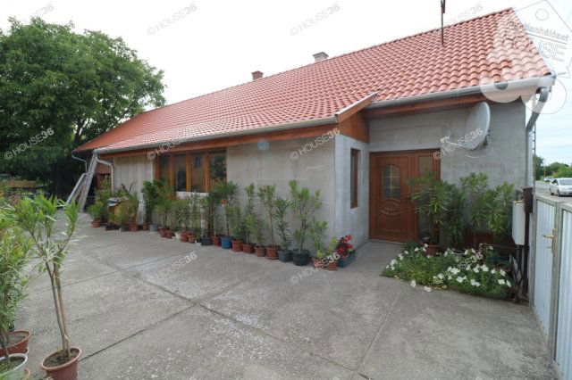 Eladó családi ház, Akasztón 17.65 M Ft, 2 szobás