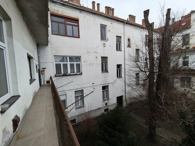 Eladó téglalakás, Pécsett 59.9 M Ft, 3+1 szobás