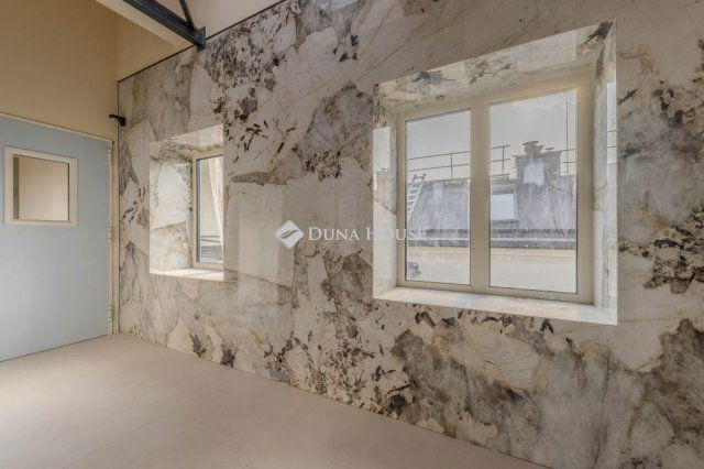 Eladó téglalakás, Budapesten, VI. kerületben 299.9 M Ft