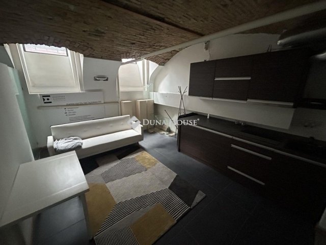 Eladó üzlethelyiség, Budapesten, IX. kerületben 109.9 M Ft