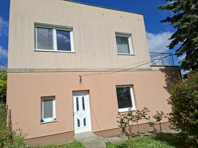 Eladó családi ház, Lábatlanon 62 M Ft, 5 szobás