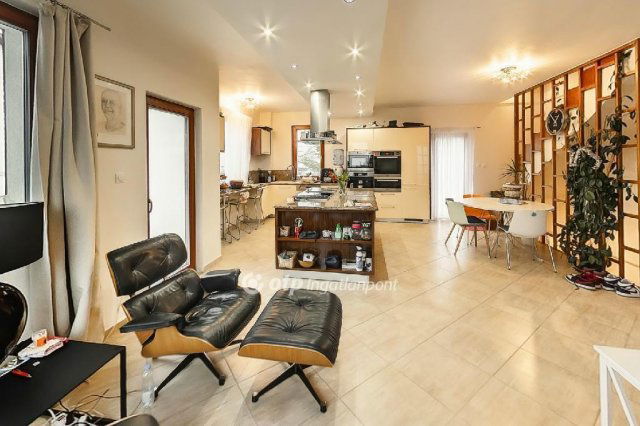 Eladó családi ház, Budapesten, XXII. kerületben 280 M Ft