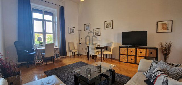 Eladó téglalakás, Budapesten, VII. kerületben, Klauzál téren
