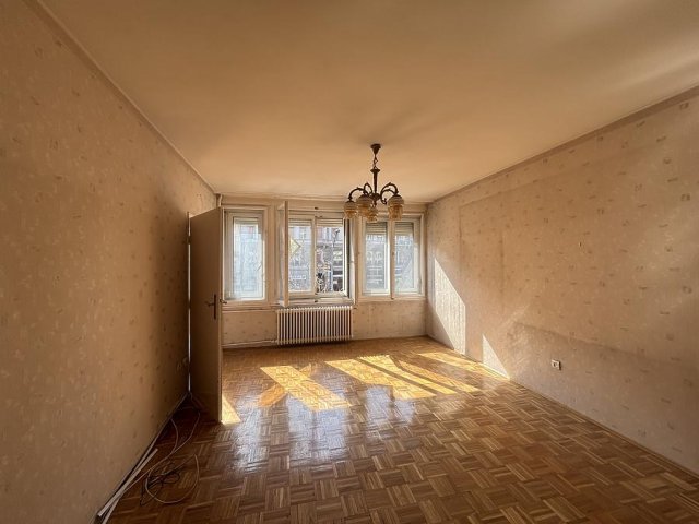 Eladó téglalakás, Budapesten, VII. kerületben, Károly körúton