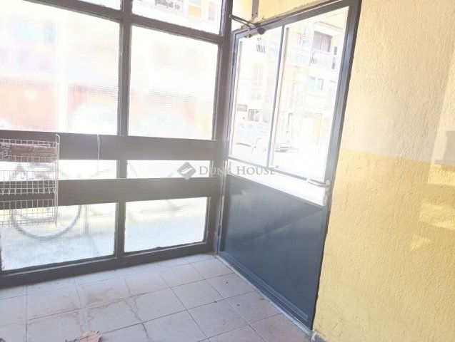 Eladó téglalakás, Mohácson 32 M Ft, 3 szobás