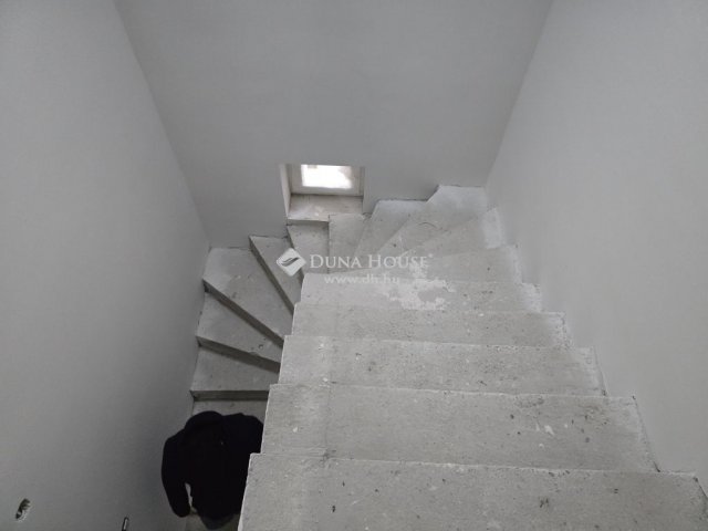 Eladó családi ház, Aranyosgadányban 98 M Ft, 7 szobás