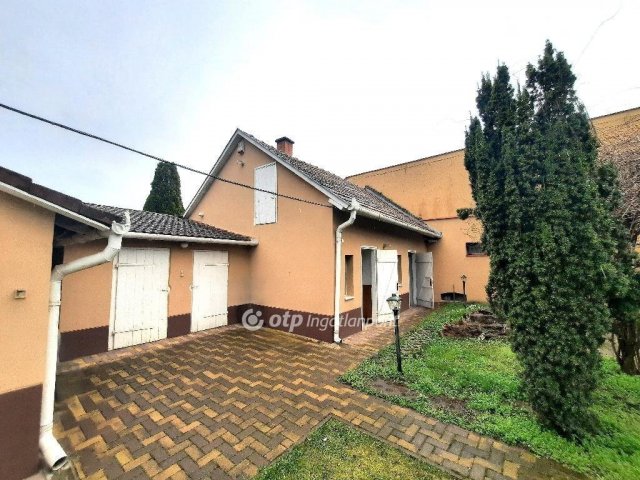 Eladó családi ház, Nagykőrösön 56.99 M Ft, 3 szobás