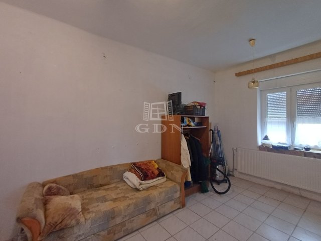 Eladó családi ház, Baján 38.5 M Ft, 3 szobás