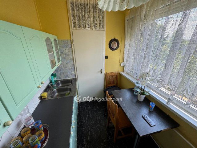 Eladó panellakás, Szegeden 58.9 M Ft, 2+2 szobás