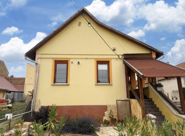 Eladó családi ház, Hatvanban 125 M Ft, 3 szobás