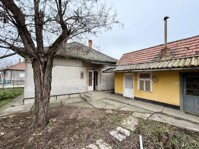 Eladó családi ház, Jászladányon 6.99 M Ft, 3 szobás