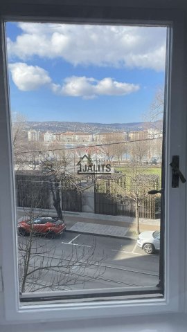 Kiadó téglalakás, albérlet, Budapesten, V. kerületben, 3 szobás