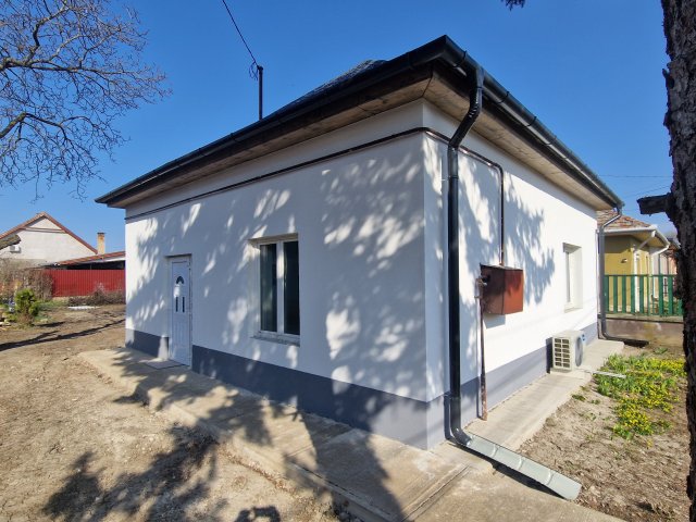 Eladó családi ház, Martfűn 46.9 M Ft, 2 szobás