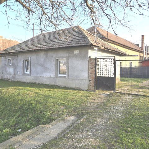 Eladó családi ház, Cibakházán 11 M Ft, 1+1 szobás