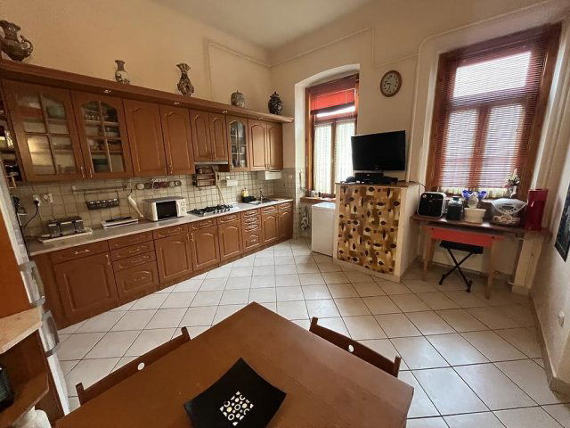 Eladó téglalakás, VII. kerületben, Rottenbiller utcában