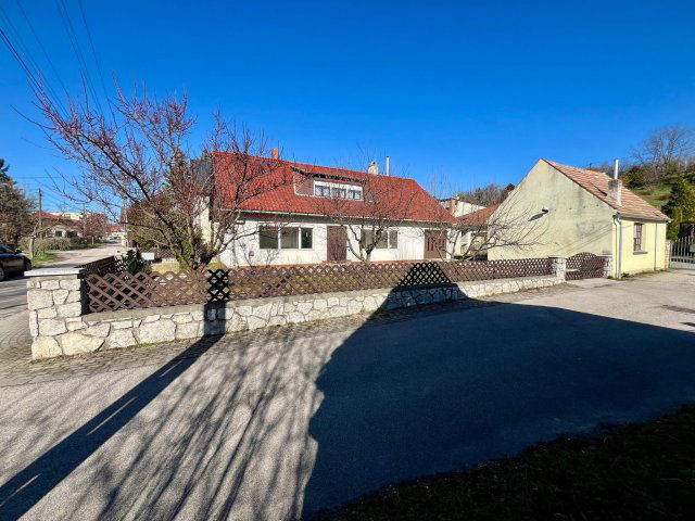 Eladó családi ház, Móron 74.9 M Ft, 3 szobás