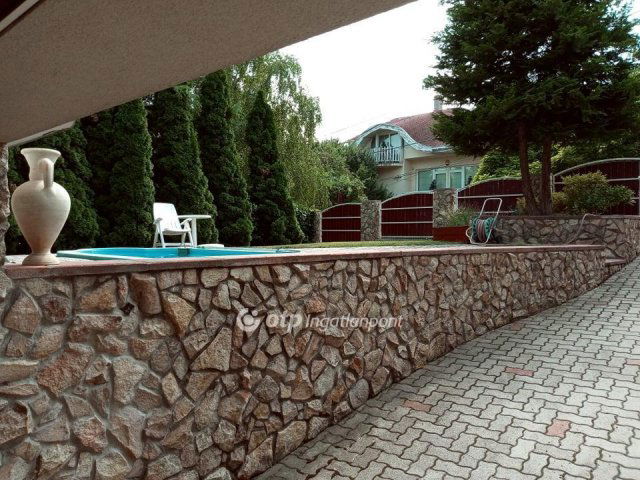 Eladó családi ház, Budaörsön 385.5 M Ft, 6 szobás