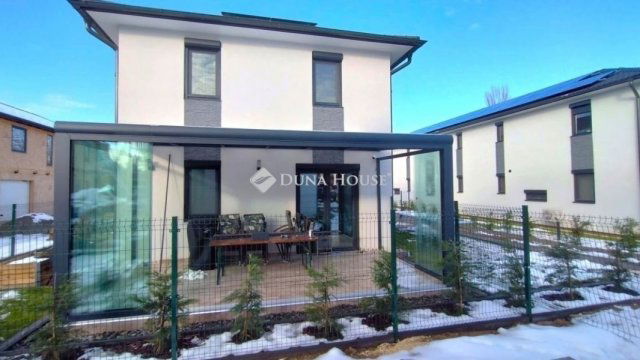 Eladó téglalakás, Budapesten, XVII. kerületben 139 M Ft