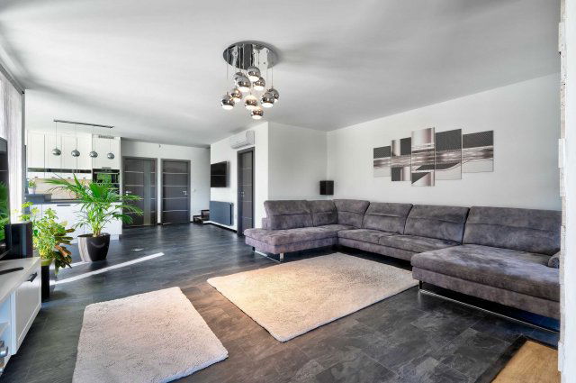 Eladó családi ház, Etyeken 269 M Ft, 5 szobás