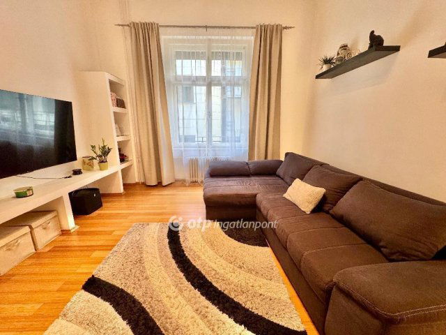 Eladó téglalakás, Budapesten, V. kerületben 87.5 M Ft, 2 szobás