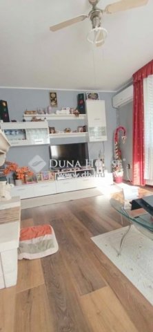 Eladó családi ház, Szentendrén 119.9 M Ft, 4 szobás