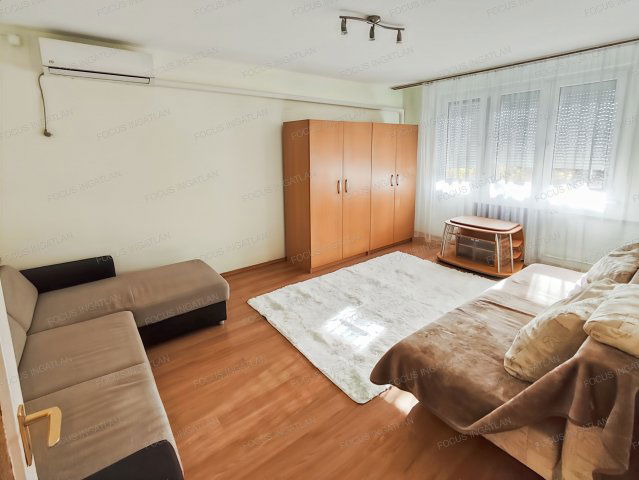 Eladó panellakás, Kecskeméten 43.99 M Ft, 2 szobás