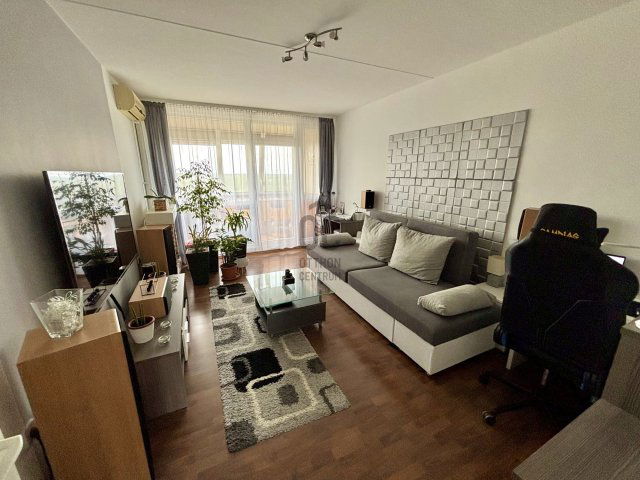 Eladó panellakás, Pécsett 41.5 M Ft, 2 szobás