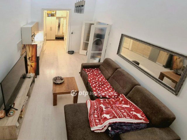 Eladó téglalakás, Budapesten, VI. kerületben 65 M Ft, 2 szobás