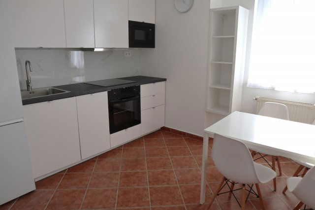 Kiadó téglalakás, albérlet, Szegeden 195 E Ft / hó, 2 szobás