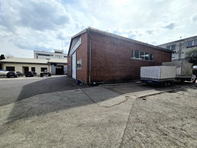 Eladó ipari ingatlan, Pécelen 300 M Ft / költözzbe.hu
