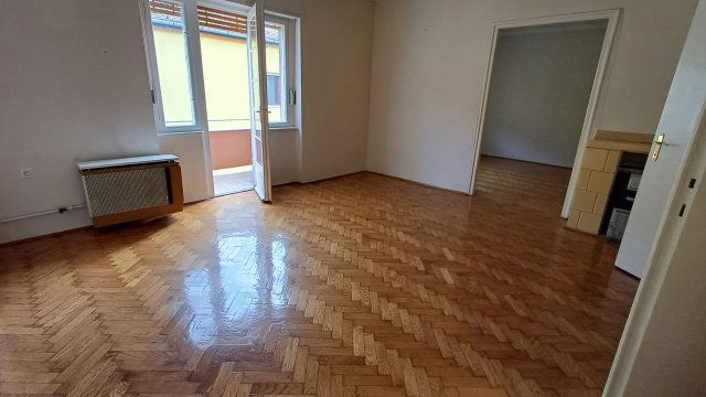 Eladó téglalakás, Pécsett 86 M Ft, 3+1 szobás