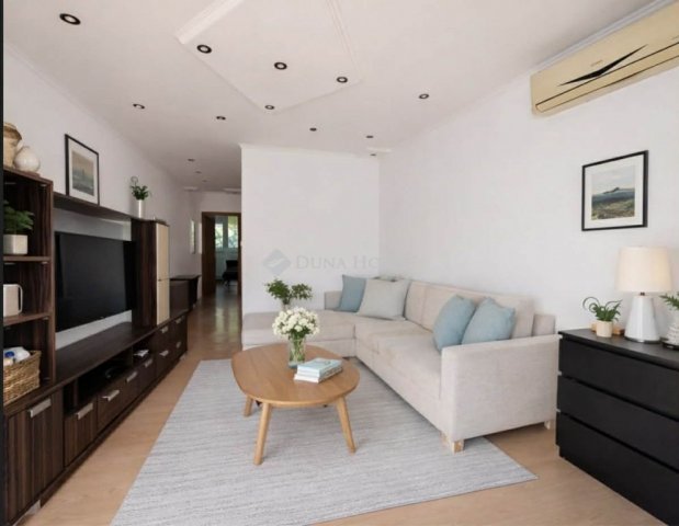 Eladó téglalakás, Pécsett, Nagy Imre úton 48.5 M Ft, 3 szobás