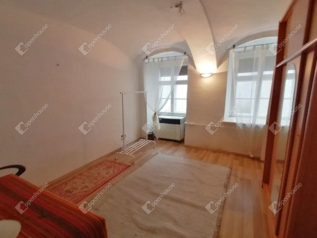 Eladó téglalakás, Győrött 55 M Ft, 2 szobás