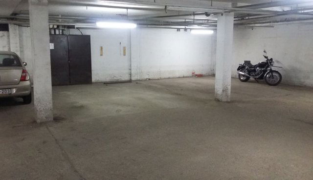Kiadó garázs, Budapesten, IX. kerületben, Drégely utcában
