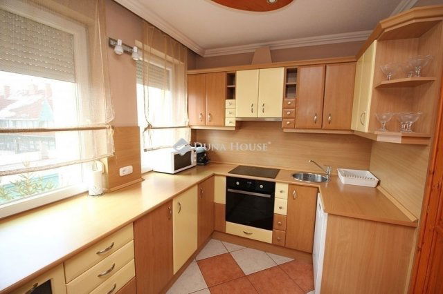Eladó téglalakás, Kecskeméten 79 M Ft, 4 szobás