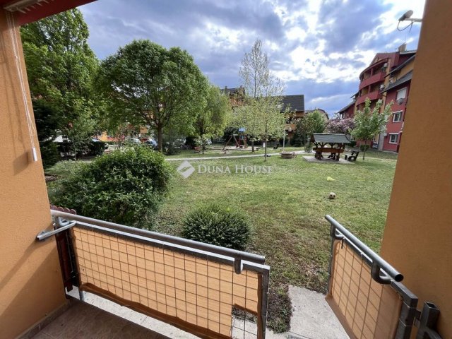 Eladó téglalakás, Szigetszentmiklóson 67 M Ft, 2 szobás