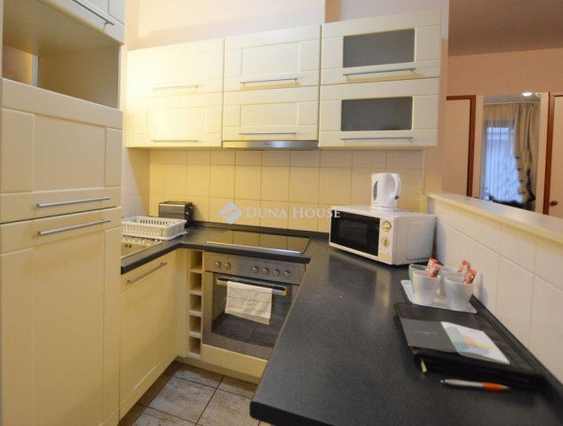 Kiadó téglalakás, albérlet, Budapesten, VI. kerületben